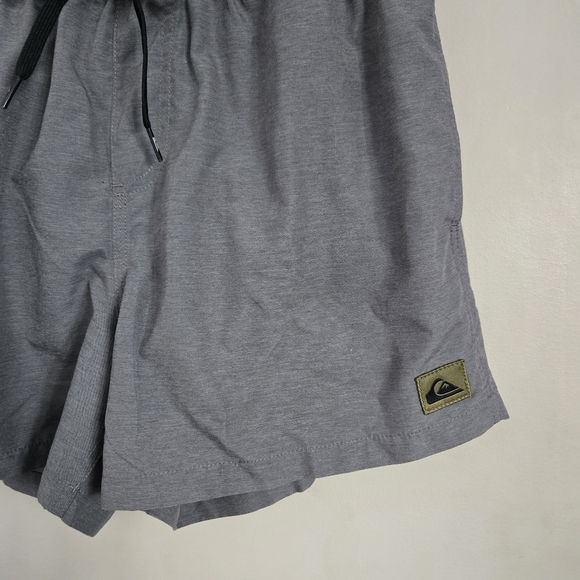 Quiksilver Men's Gray Shorts Small Swim Trunka Summer Swimming - Picture 7 of 7